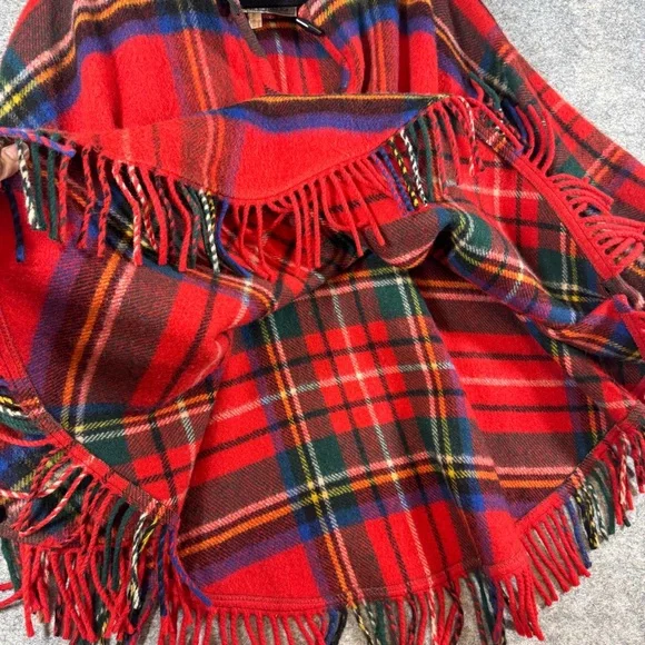 Vintage Edinburgh Woollen Mill Red Plaid Tartan Wool Poncho Cape Hooded Fringe - Picture 9 of 16